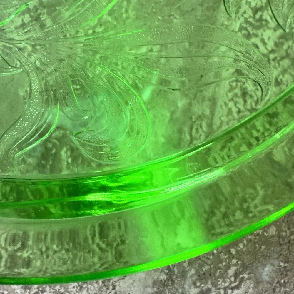 Jeanette Uranium Glass Sunflower Cake Plate Green Depression Stand Daisy Footed
